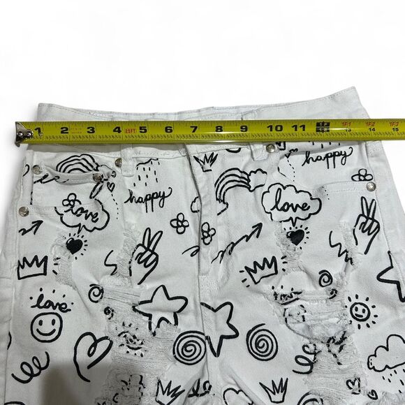 Gogo Jeans Graffitti Shorts - Picture 2 of 8